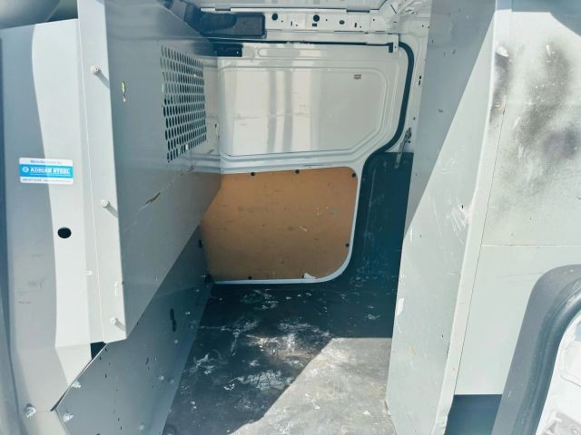 Ford Transit Connect Van Vehicle Full-screen Gallery Image 16