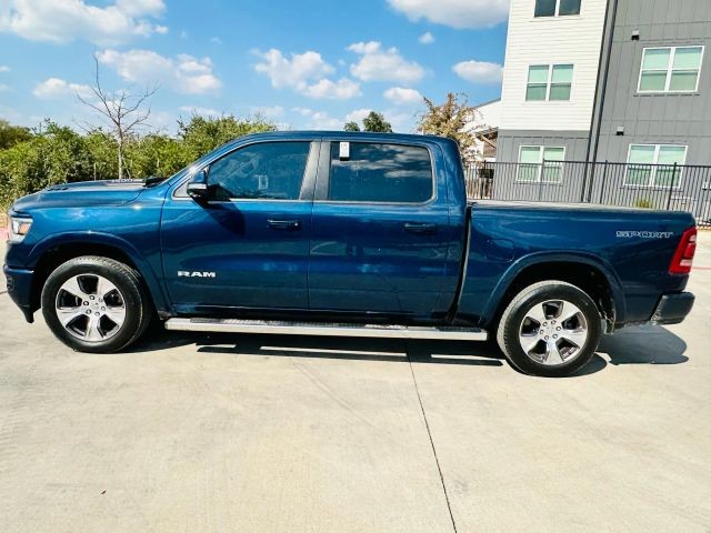 Ram 1500 Crew Vehicle Full-screen Gallery Image 03