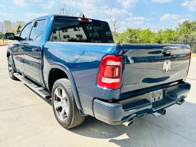 Ram 1500 Crew Vehicle Full-screen Gallery Image 04