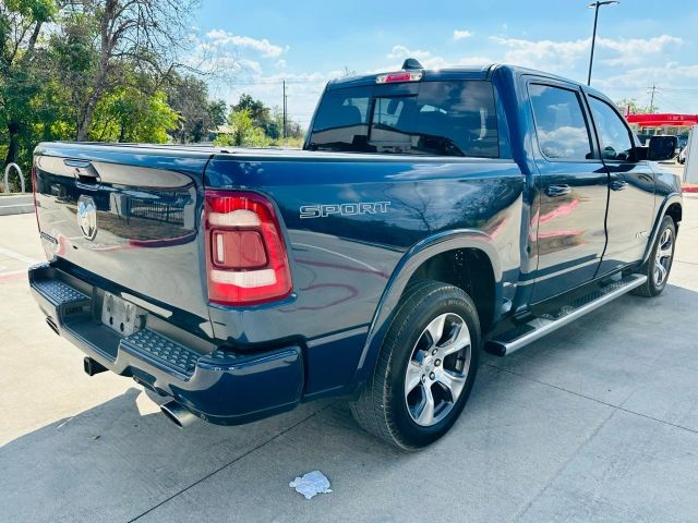 Ram 1500 Crew Vehicle Full-screen Gallery Image 06