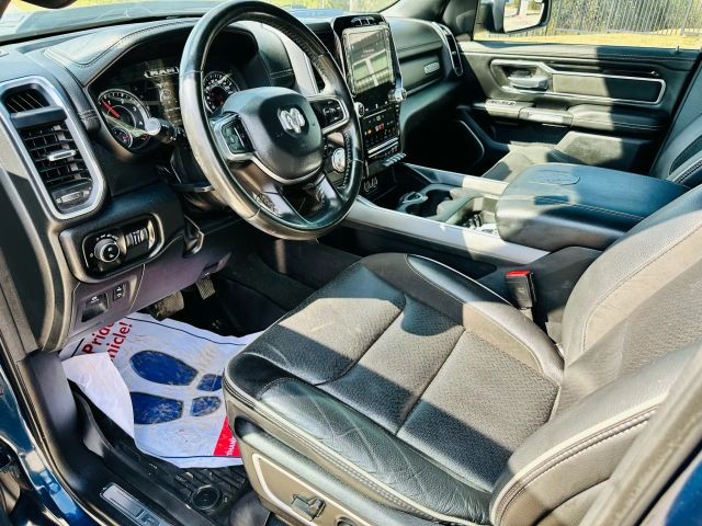 Ram 1500 Crew Vehicle Full-screen Gallery Image 11