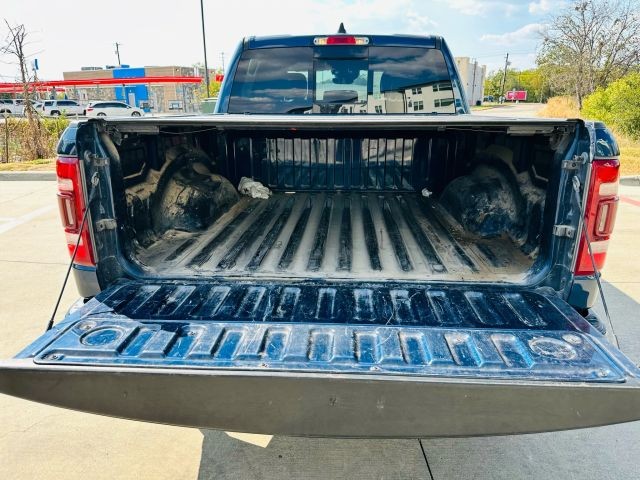 Ram 1500 Crew Vehicle Full-screen Gallery Image 20