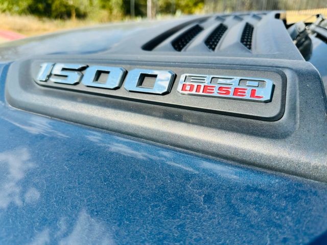 Ram 1500 Crew Vehicle Full-screen Gallery Image 21