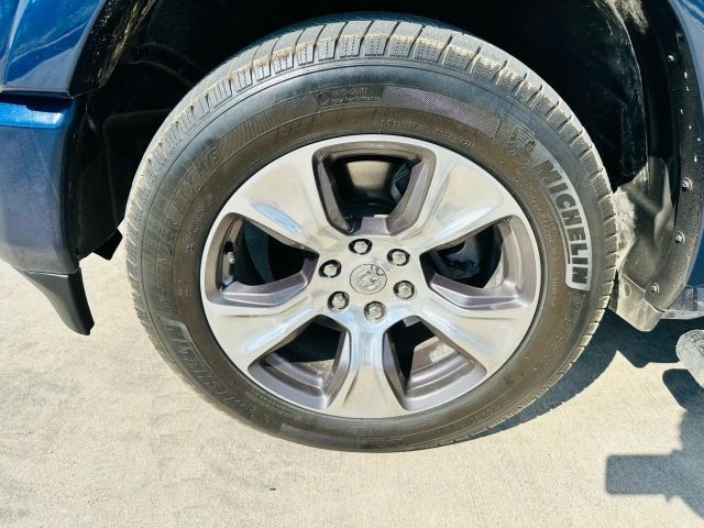 Ram 1500 Crew Vehicle Full-screen Gallery Image 22