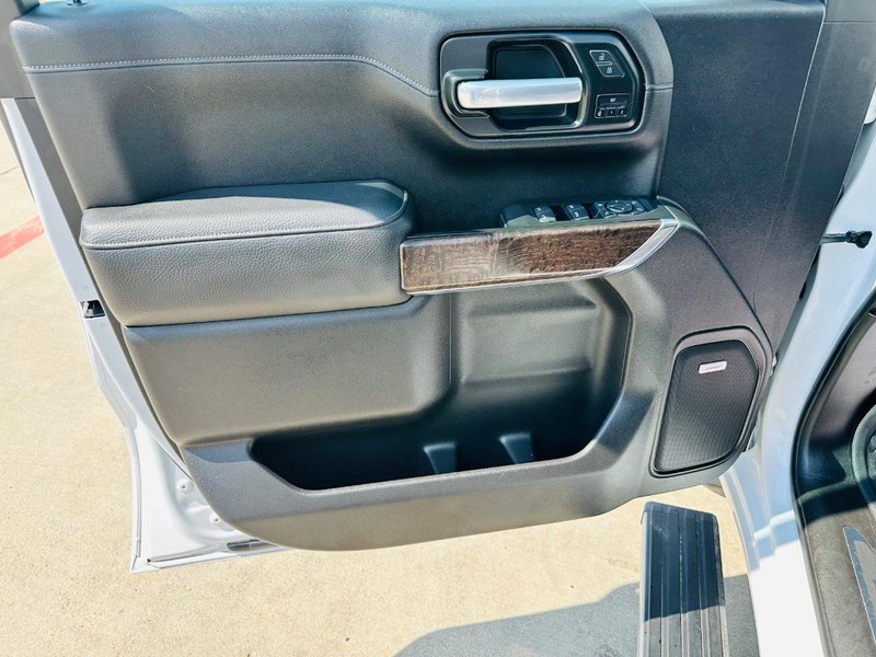 GMC Sierra 1500 Vehicle Full-screen Gallery Image 10