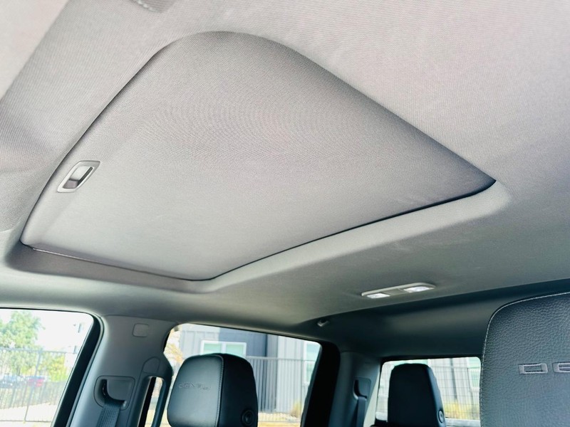 GMC Sierra 1500 Vehicle Full-screen Gallery Image 13