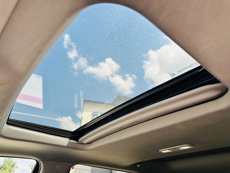 GMC Sierra 1500 Vehicle Full-screen Gallery Image 14