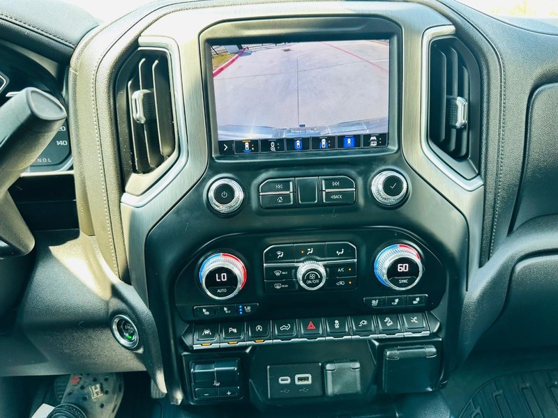 GMC Sierra 1500 Vehicle Full-screen Gallery Image 16