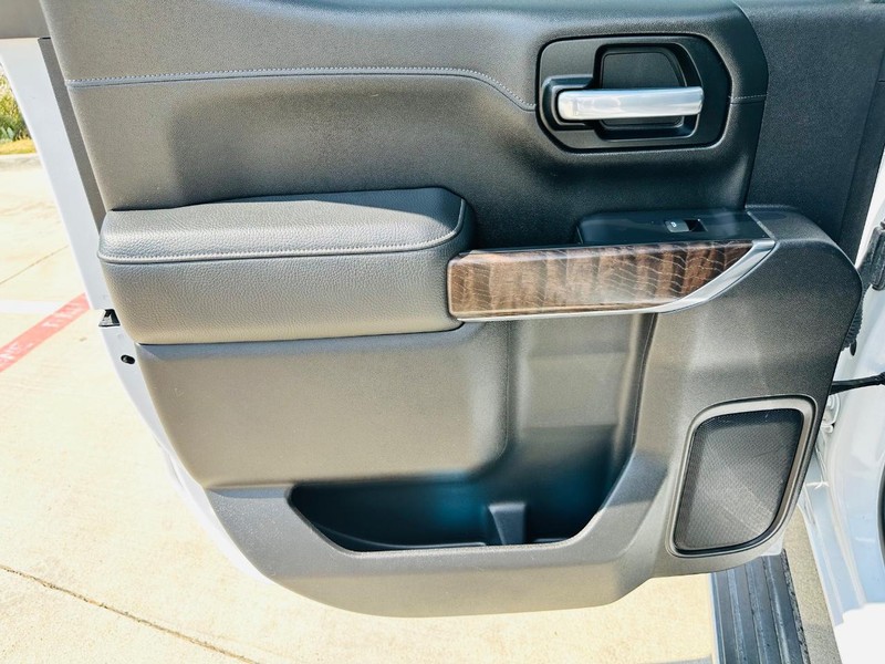 GMC Sierra 1500 Vehicle Full-screen Gallery Image 17