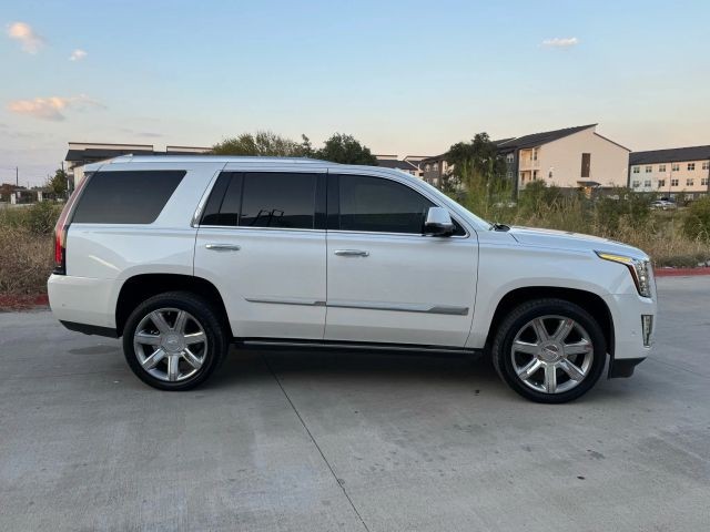 Cadillac Escalade Vehicle Full-screen Gallery Image 04