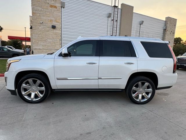 Cadillac Escalade Vehicle Full-screen Gallery Image 08