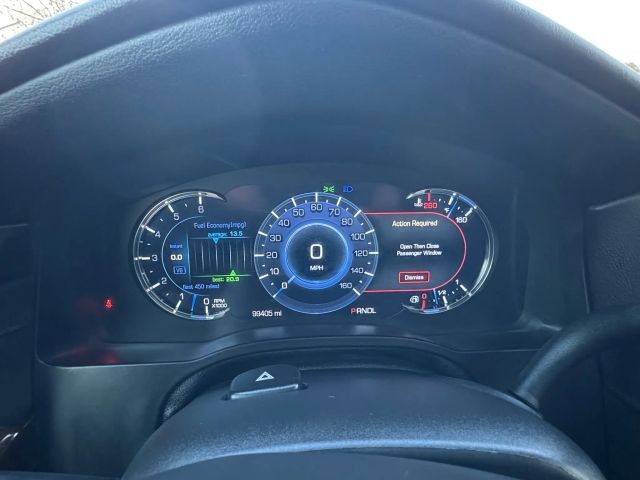 Cadillac Escalade Vehicle Full-screen Gallery Image 10