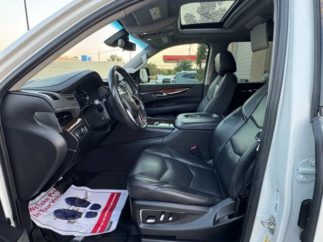 Cadillac Escalade Vehicle Full-screen Gallery Image 14