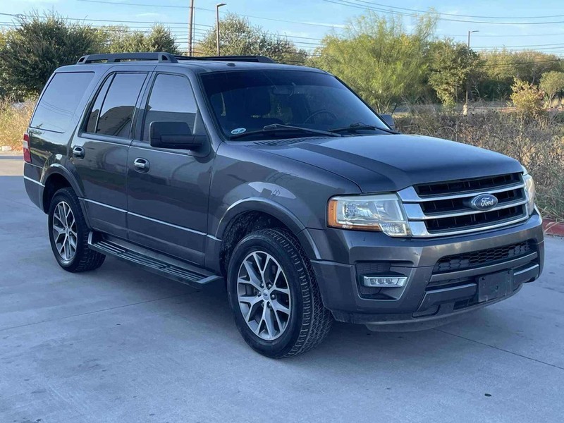 Ford Expedition Vehicle Full-screen Gallery Image 07