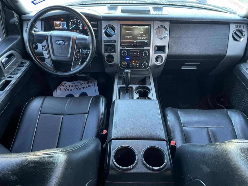 Ford Expedition Vehicle Full-screen Gallery Image 14