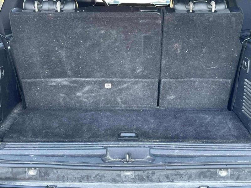 Ford Expedition Vehicle Full-screen Gallery Image 20