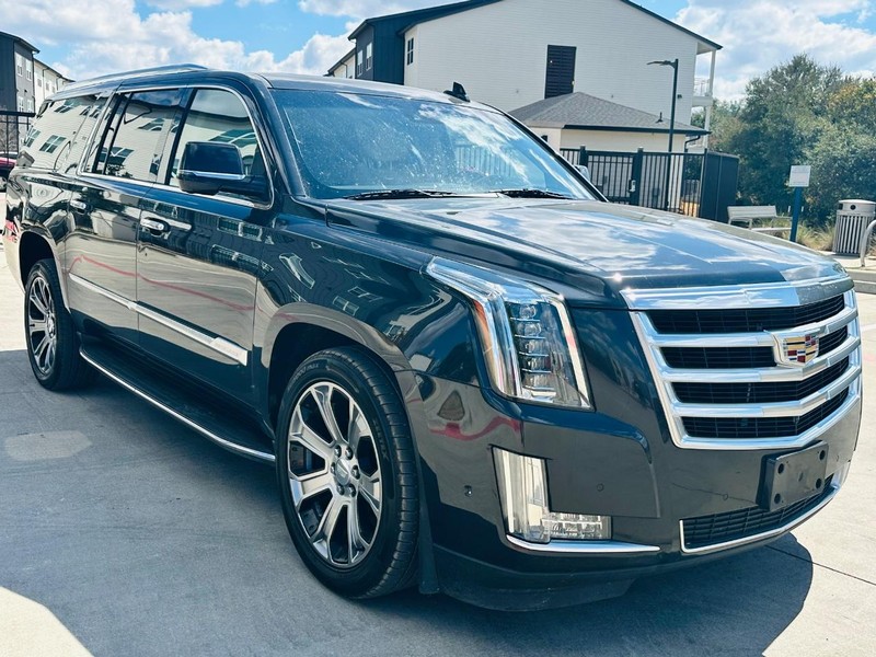 Cadillac Escalade ESV Vehicle Full-screen Gallery Image 08