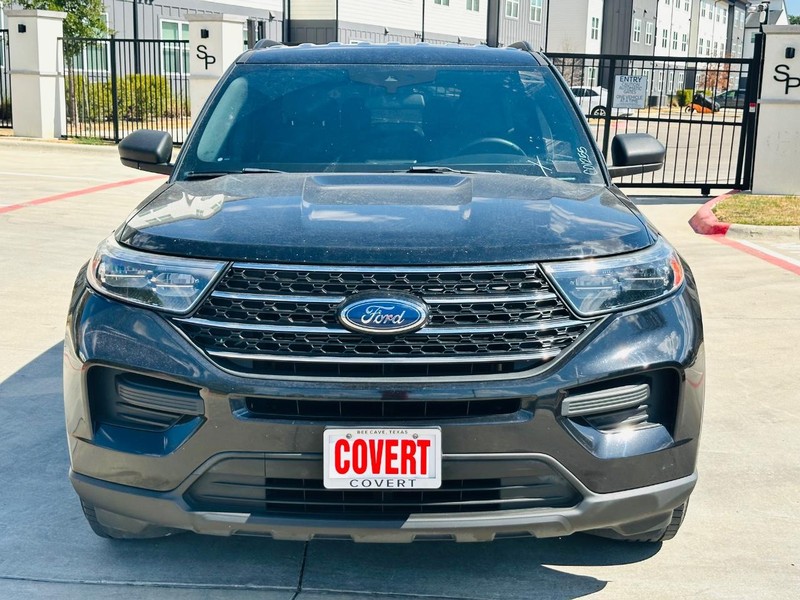 Ford Explorer Vehicle Full-screen Gallery Image 09