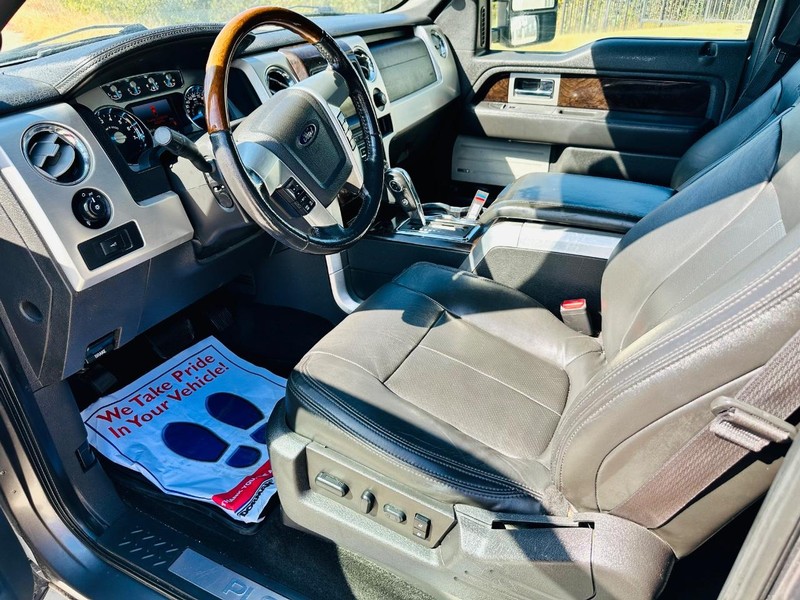 Ford F-150 Vehicle Full-screen Gallery Image 11