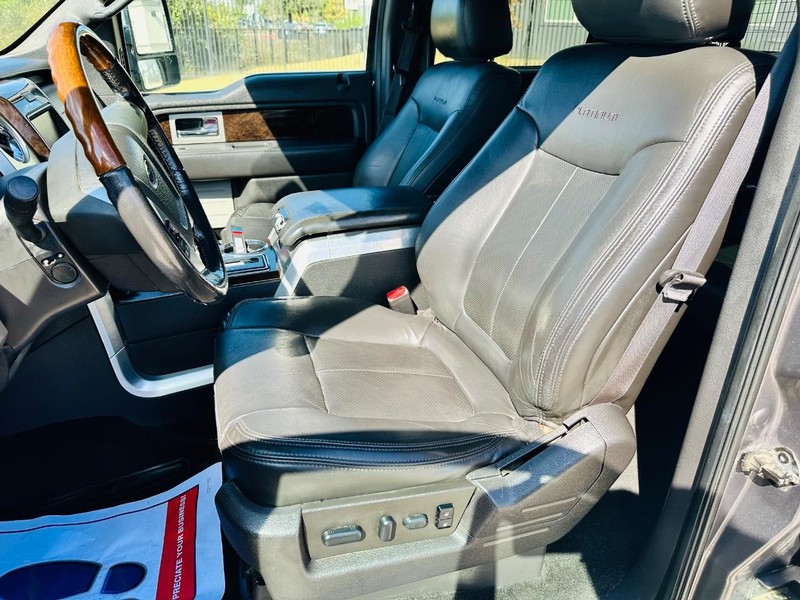 Ford F-150 Vehicle Full-screen Gallery Image 12