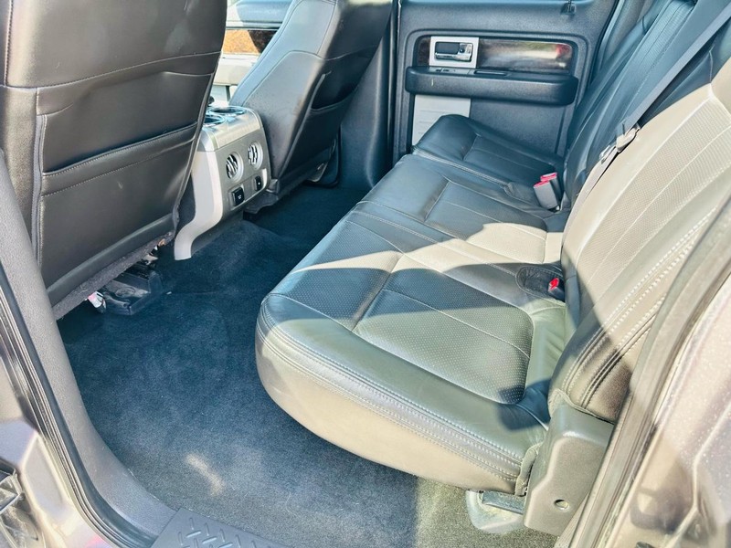 Ford F-150 Vehicle Full-screen Gallery Image 15