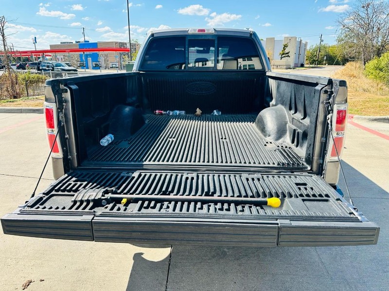 Ford F-150 Vehicle Full-screen Gallery Image 19