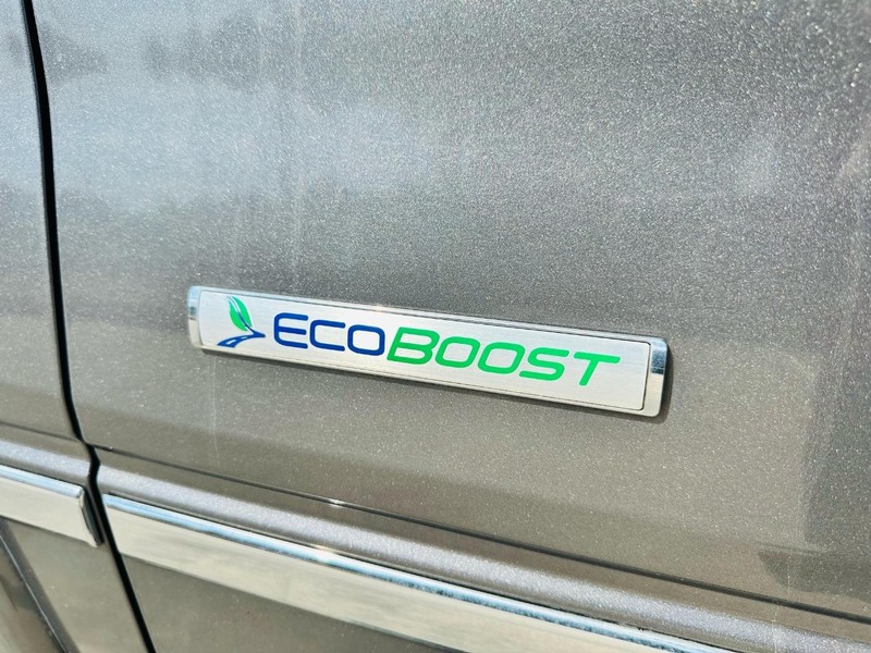 Ford F-150 Vehicle Full-screen Gallery Image 20