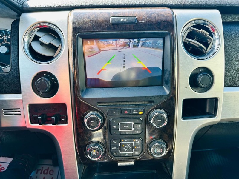 Ford F-150 Vehicle Full-screen Gallery Image 29