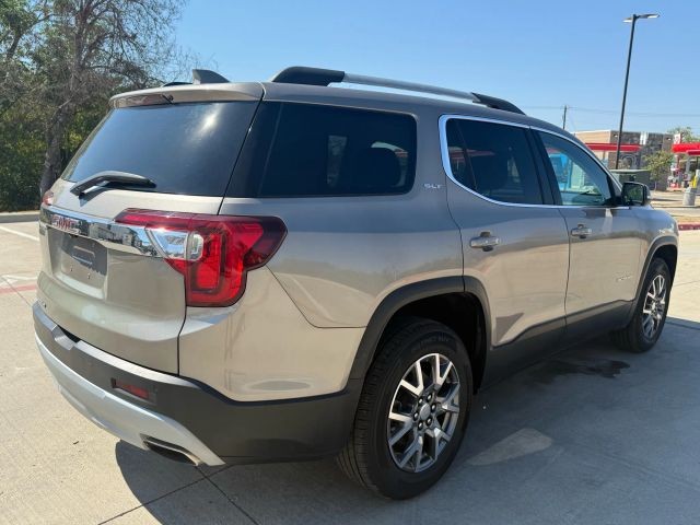 GMC Acadia Vehicle Full-screen Gallery Image 06