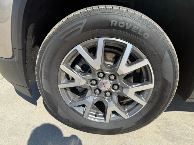 GMC Acadia Vehicle Full-screen Gallery Image 20