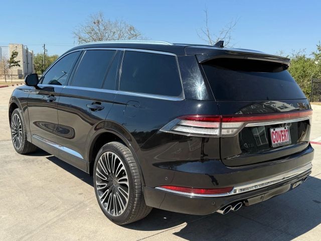 Lincoln Aviator Vehicle Full-screen Gallery Image 04