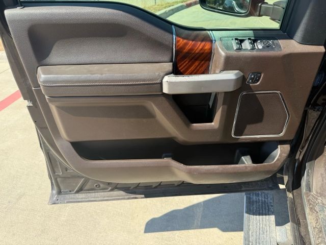 Ford F-150 Vehicle Full-screen Gallery Image 10