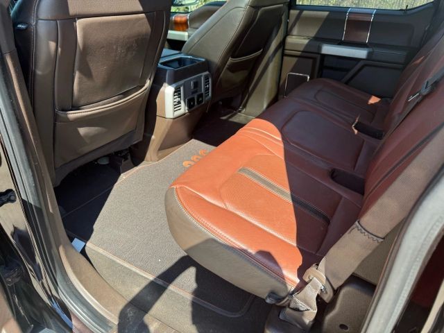 Ford F-150 Vehicle Full-screen Gallery Image 16