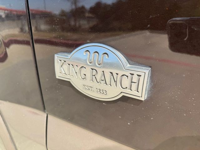 Ford F-150 Vehicle Full-screen Gallery Image 21