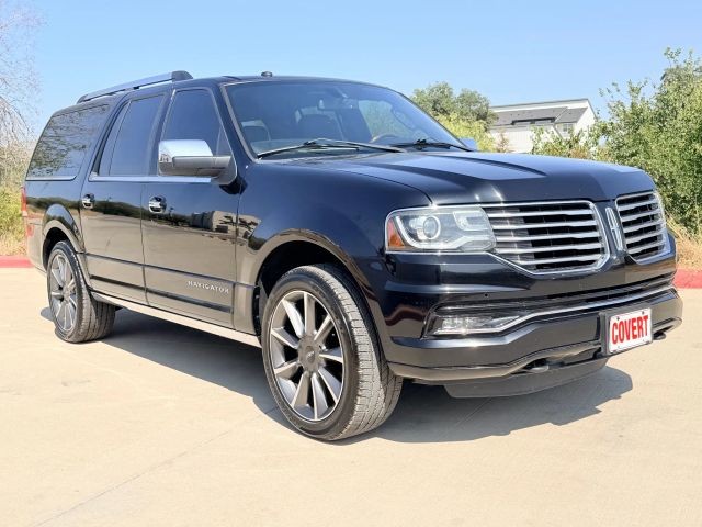 Lincoln Navigator Vehicle Full-screen Gallery Image 08