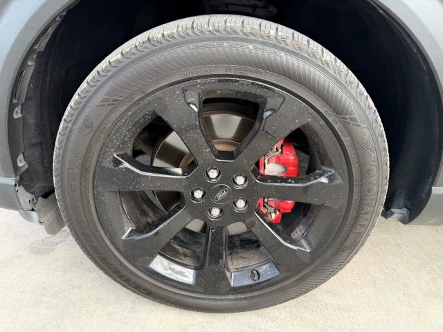 Ford Explorer Vehicle Full-screen Gallery Image 24