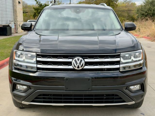 Volkswagen Atlas Vehicle Full-screen Gallery Image 02