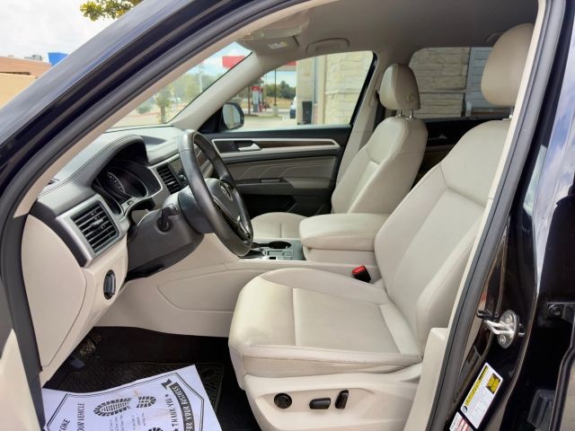 Volkswagen Atlas Vehicle Full-screen Gallery Image 06