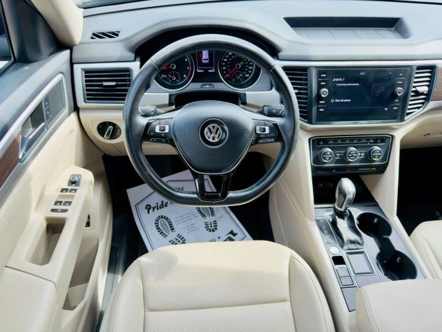 Volkswagen Atlas Vehicle Full-screen Gallery Image 09