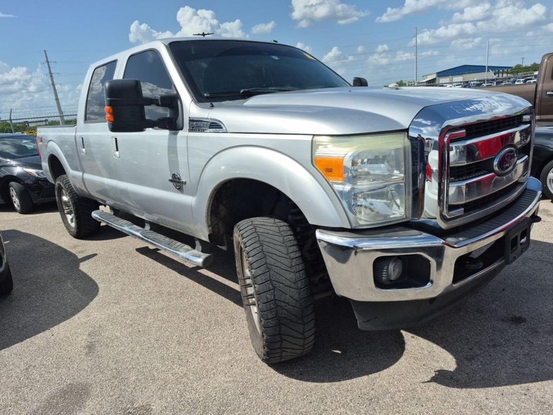 Ford Super Duty F-250 SRW Vehicle Full-screen Gallery Image 02