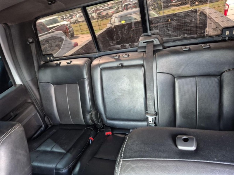 Ford Super Duty F-250 SRW Vehicle Full-screen Gallery Image 07