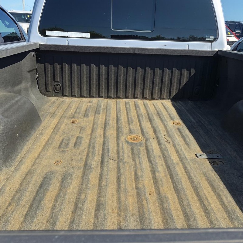 Ford Super Duty F-250 SRW Vehicle Full-screen Gallery Image 08