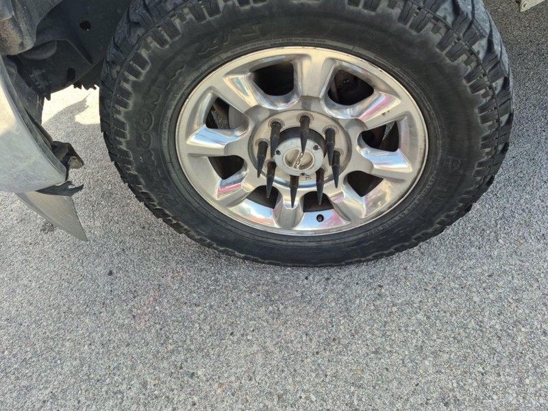 Ford Super Duty F-250 SRW Vehicle Full-screen Gallery Image 10