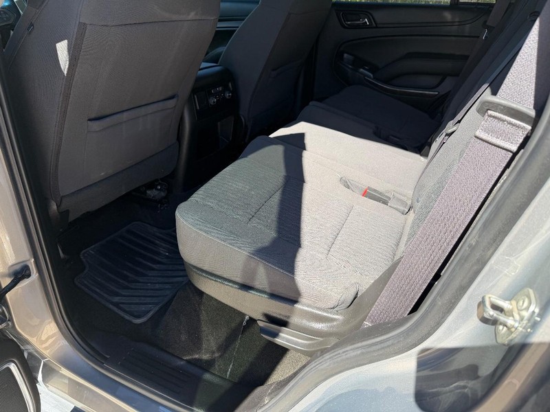 Chevrolet Tahoe Vehicle Full-screen Gallery Image 16