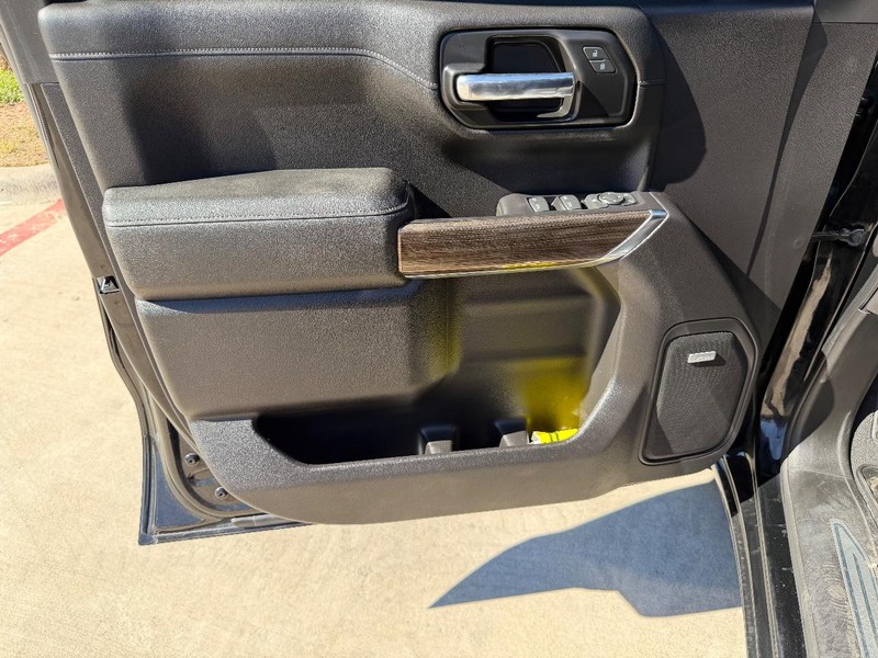 Chevrolet Silverado 1500 Vehicle Full-screen Gallery Image 10