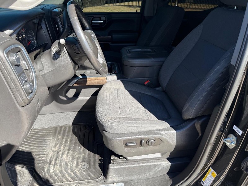 Chevrolet Silverado 1500 Vehicle Full-screen Gallery Image 12