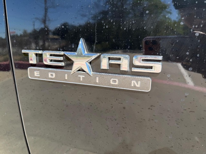 Chevrolet Tahoe Vehicle Full-screen Gallery Image 23