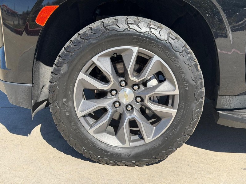 Chevrolet Tahoe Vehicle Full-screen Gallery Image 24