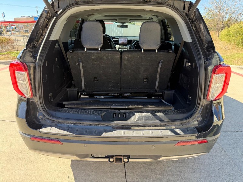 Ford Explorer Vehicle Full-screen Gallery Image 21