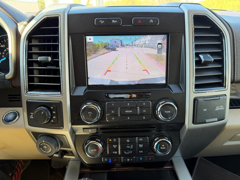 Ford F-150 Vehicle Full-screen Gallery Image 14